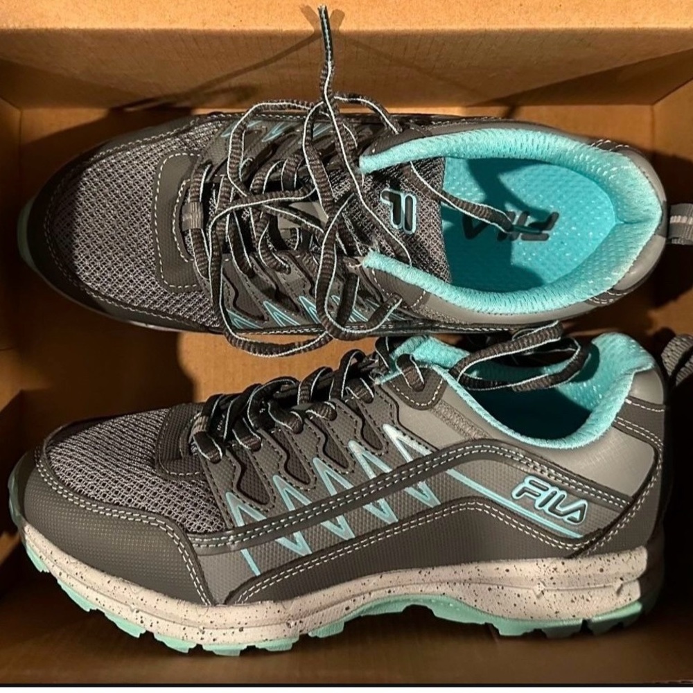Fila Women's Gray and Teal Athletic Shoes